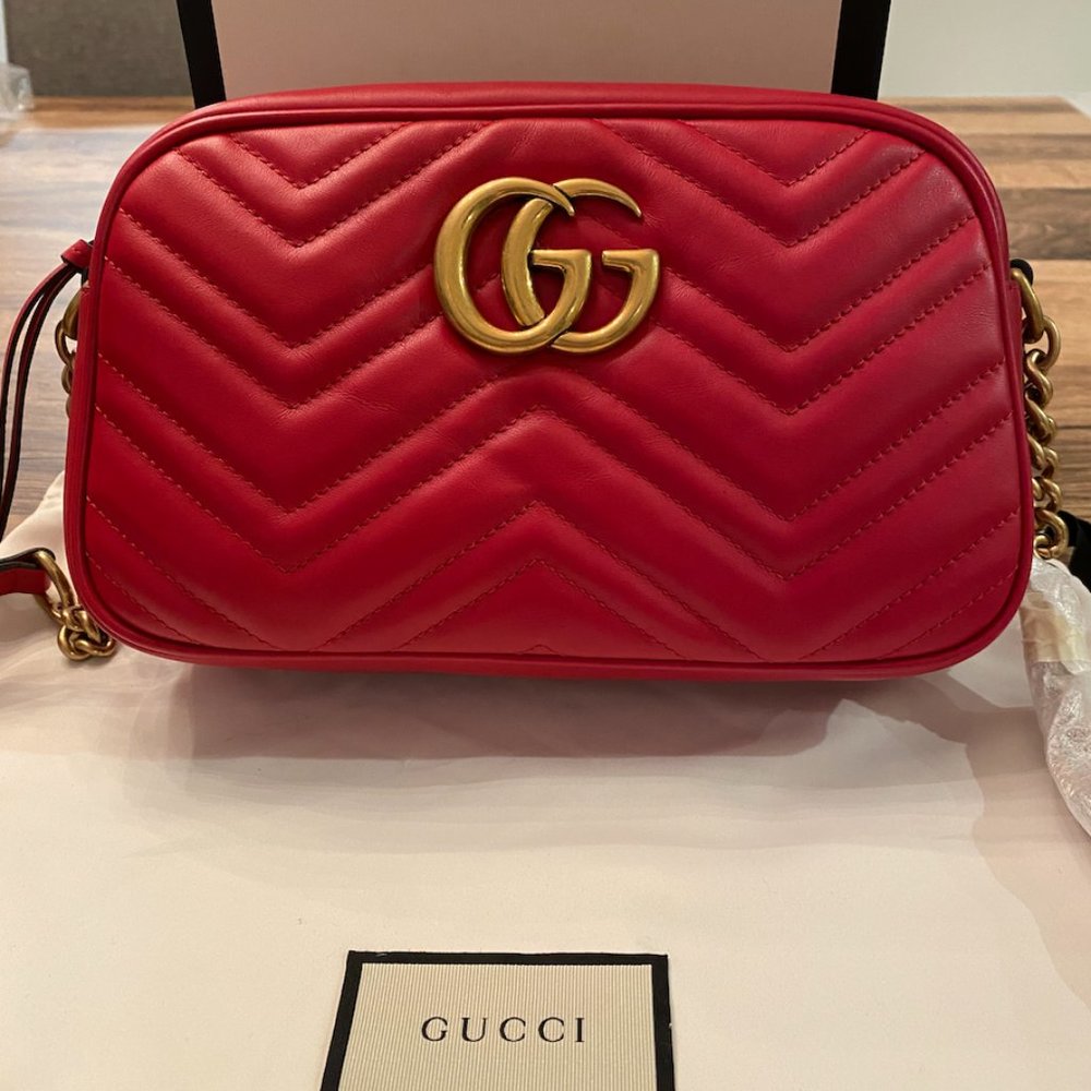 *AUTHENTIC* GUCCI MARMONT CAMERA BAG (SMALL)